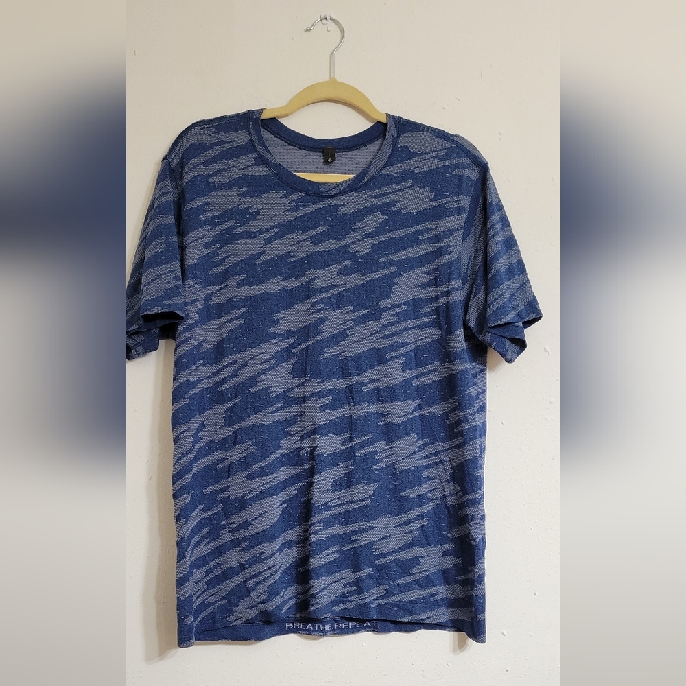 Lululemon breathe repeat shirt size L